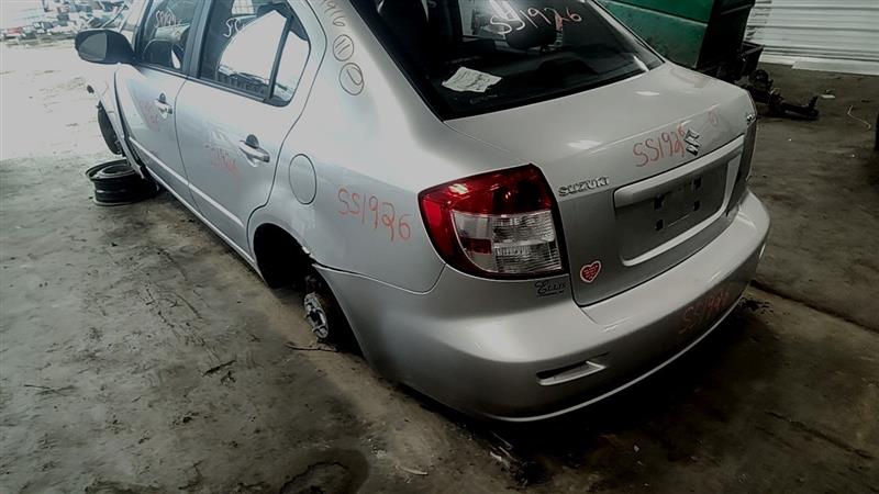 https://f005.backblazeb2.com/file/img-partshotlines-com/Inventory/EC885/Vehicle/21689_11.jpg