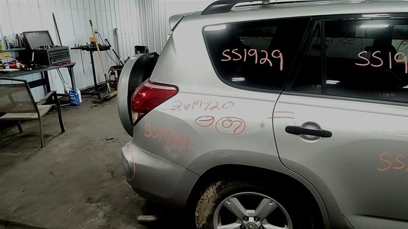 https://f005.backblazeb2.com/file/img-partshotlines-com/Inventory/EC885/Vehicle/21693_09.jpg