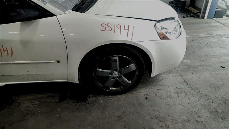 https://f005.backblazeb2.com/file/img-partshotlines-com/Inventory/EC885/Vehicle/21706_07.jpg