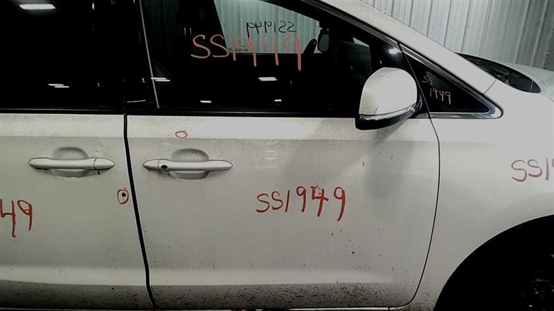 https://f005.backblazeb2.com/file/img-partshotlines-com/Inventory/EC885/Vehicle/21713_12.jpg