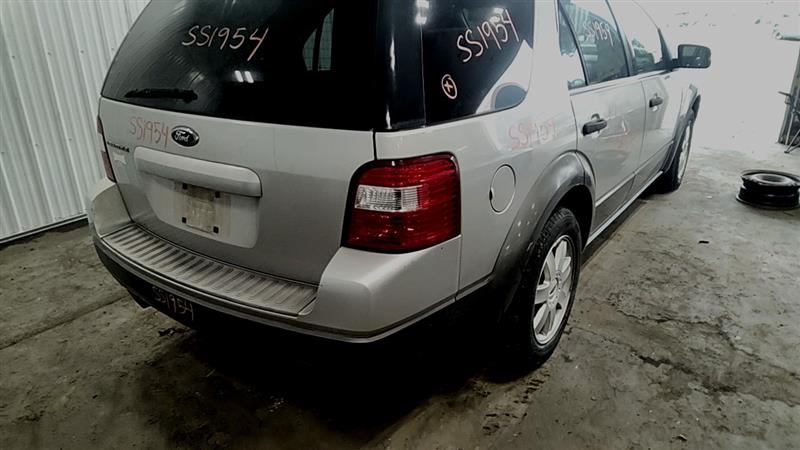 https://f005.backblazeb2.com/file/img-partshotlines-com/Inventory/EC885/Vehicle/21720_11.jpg