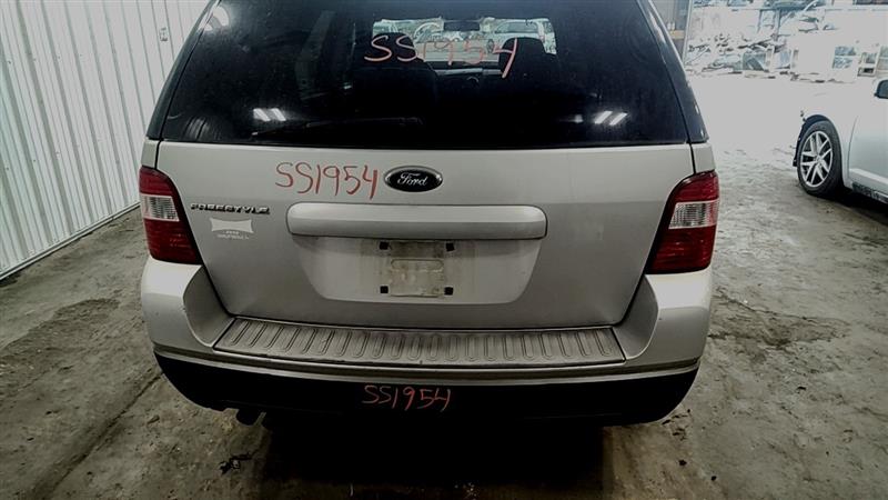 https://f005.backblazeb2.com/file/img-partshotlines-com/Inventory/EC885/Vehicle/21720_12.jpg