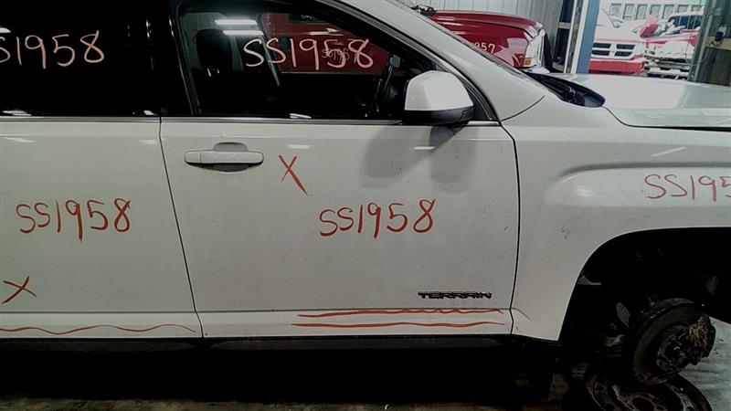 https://f005.backblazeb2.com/file/img-partshotlines-com/Inventory/EC885/Vehicle/21725_09.jpg