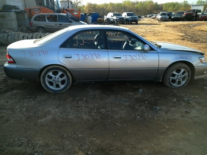 https://f005.backblazeb2.com/file/img-partshotlines-com/Inventory/EC885/Vehicle/9716_08.jpg