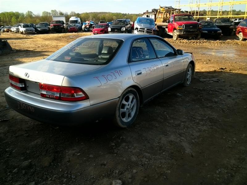 https://f005.backblazeb2.com/file/img-partshotlines-com/Inventory/EC885/Vehicle/9716_09.jpg