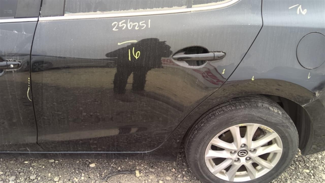 https://f005.backblazeb2.com/file/img-partshotlines-com/Inventory/EX127/Vehicle/17838_10.jpg