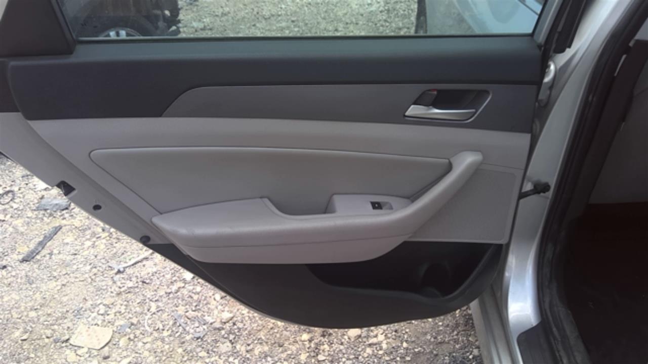 https://f005.backblazeb2.com/file/img-partshotlines-com/Inventory/EX127/Vehicle/18286_28.jpg