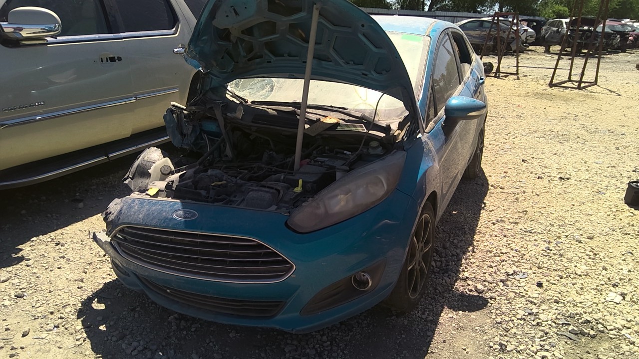 https://f005.backblazeb2.com/file/img-partshotlines-com/Inventory/EX127/Vehicle/19313_01.jpg