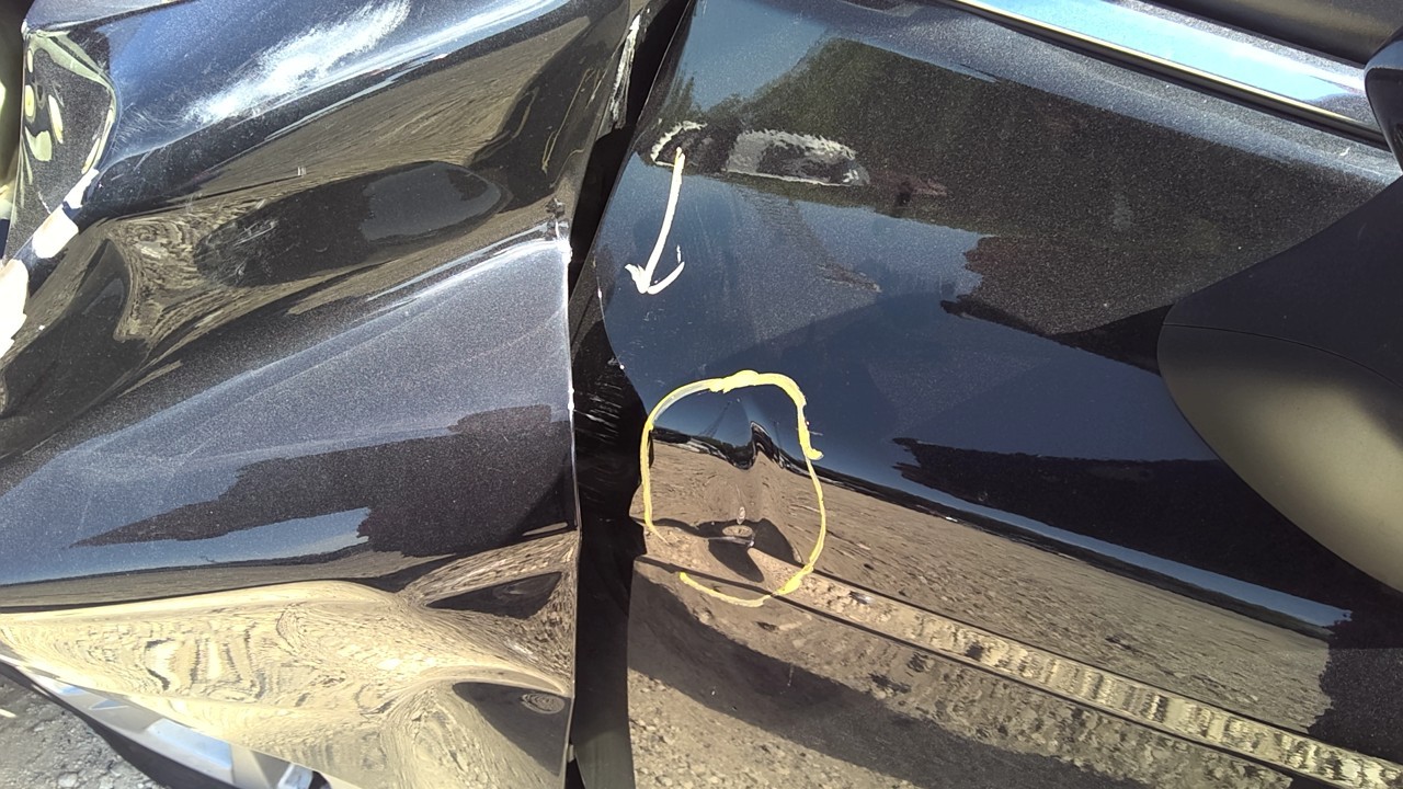 https://f005.backblazeb2.com/file/img-partshotlines-com/Inventory/EX127/Vehicle/19317_04.jpg