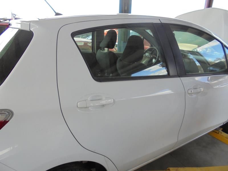 https://f005.backblazeb2.com/file/img-partshotlines-com/Inventory/EX165/Vehicle/13640_02.jpg
