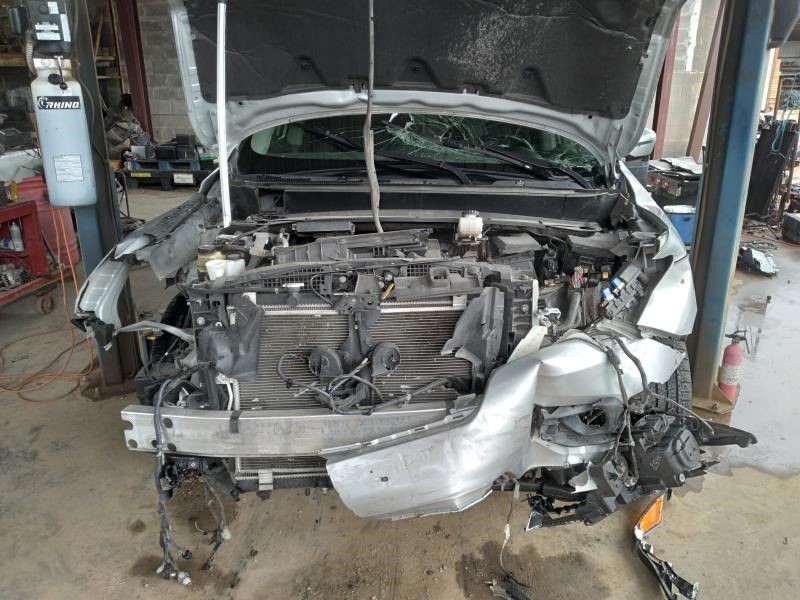 https://f005.backblazeb2.com/file/img-partshotlines-com/Inventory/EX165/Vehicle/33012_01.jpg