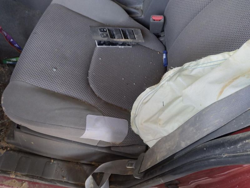 https://f005.backblazeb2.com/file/img-partshotlines-com/Inventory/EX165/Vehicle/33471_11.jpg