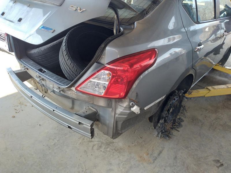 https://f005.backblazeb2.com/file/img-partshotlines-com/Inventory/EX165/Vehicle/33888_11.jpg