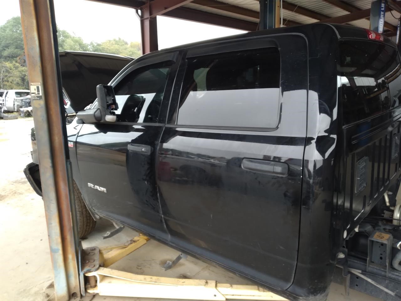 https://f005.backblazeb2.com/file/img-partshotlines-com/Inventory/EX165/Vehicle/34812_05.jpg