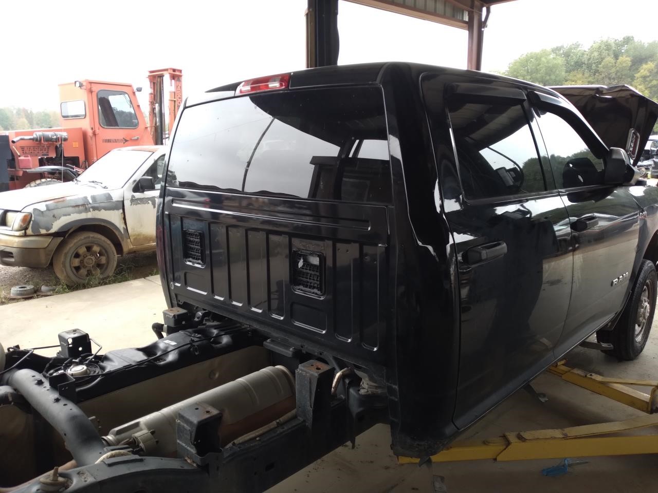 https://f005.backblazeb2.com/file/img-partshotlines-com/Inventory/EX165/Vehicle/34812_10.jpg