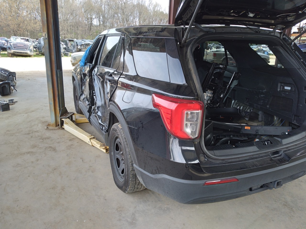 https://f005.backblazeb2.com/file/img-partshotlines-com/Inventory/EX165/Vehicle/35326_10.jpg
