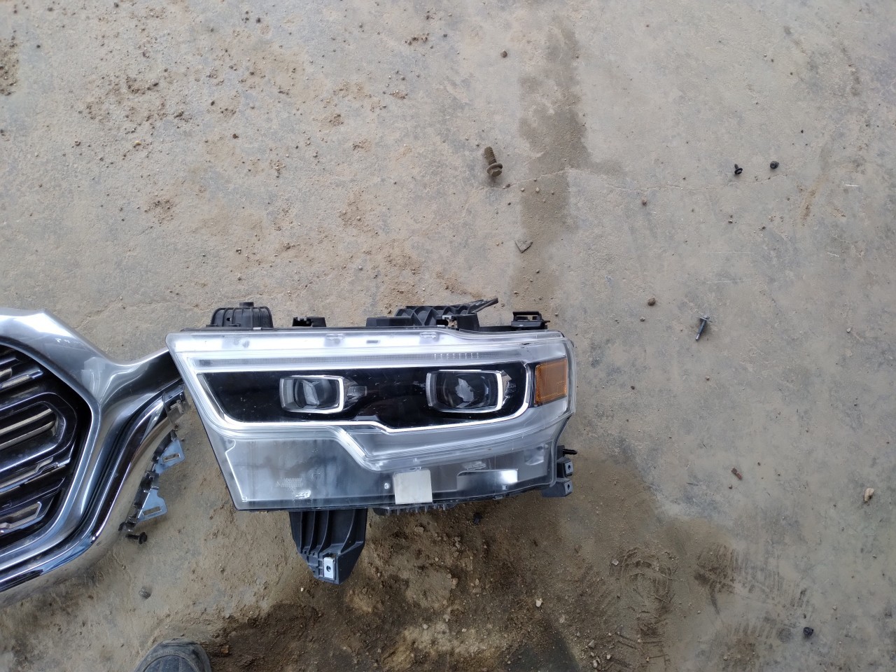 https://f005.backblazeb2.com/file/img-partshotlines-com/Inventory/EX165/Vehicle/35343_06.jpg