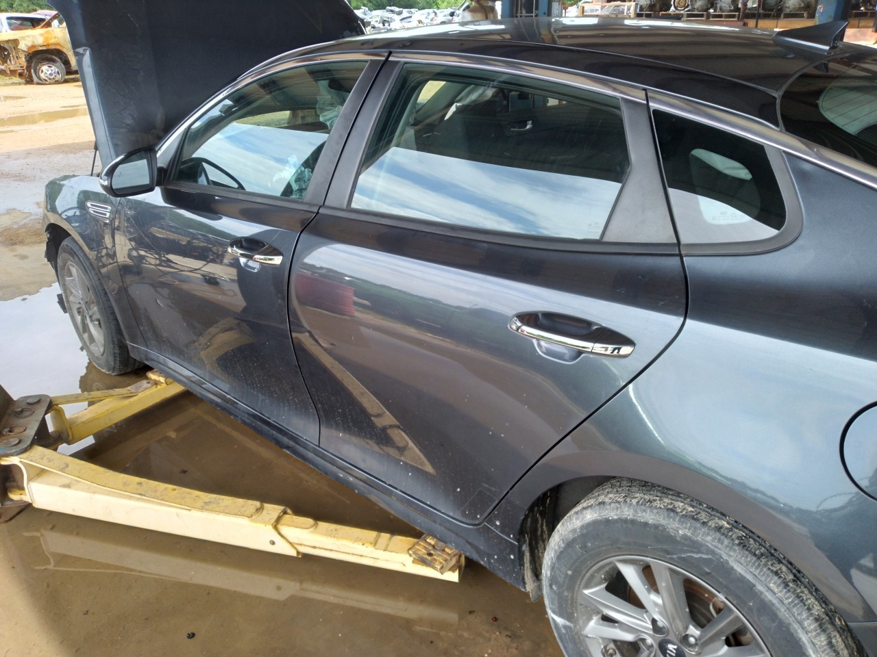https://f005.backblazeb2.com/file/img-partshotlines-com/Inventory/EX165/Vehicle/35567_09.jpg
