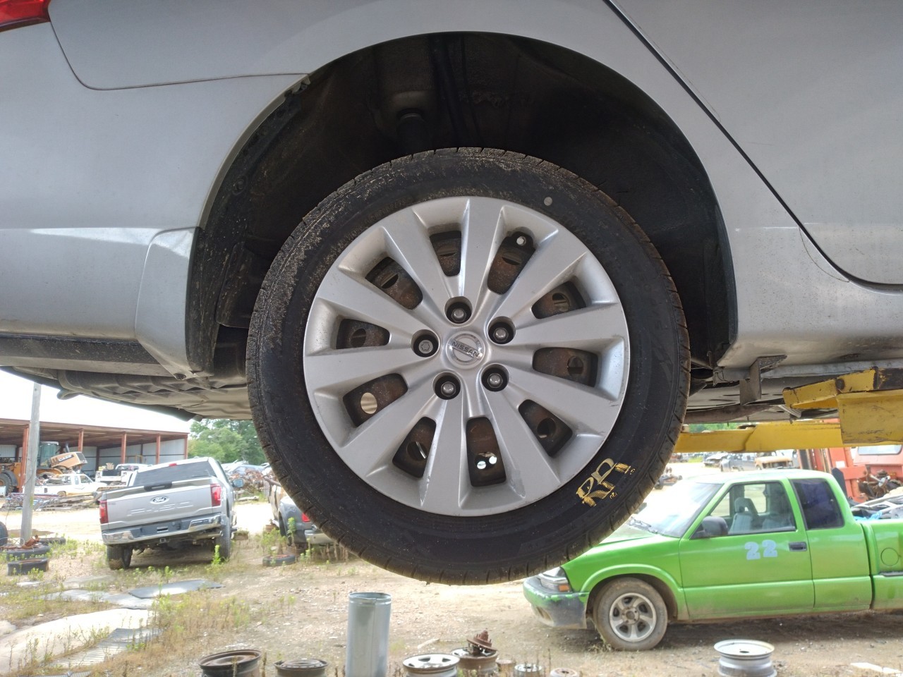https://f005.backblazeb2.com/file/img-partshotlines-com/Inventory/EX165/Vehicle/35632_02.jpg