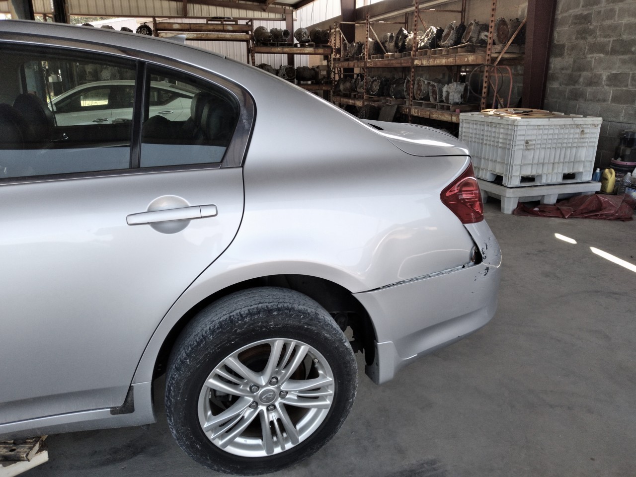 https://f005.backblazeb2.com/file/img-partshotlines-com/Inventory/EX165/Vehicle/35913_12.jpg