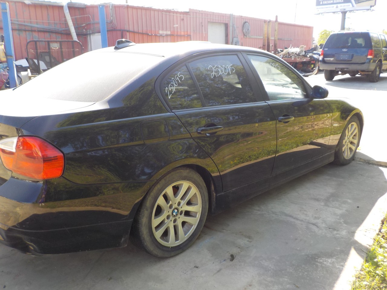 https://f005.backblazeb2.com/file/img-partshotlines-com/Inventory/EX192/Vehicle/6081_05.jpg