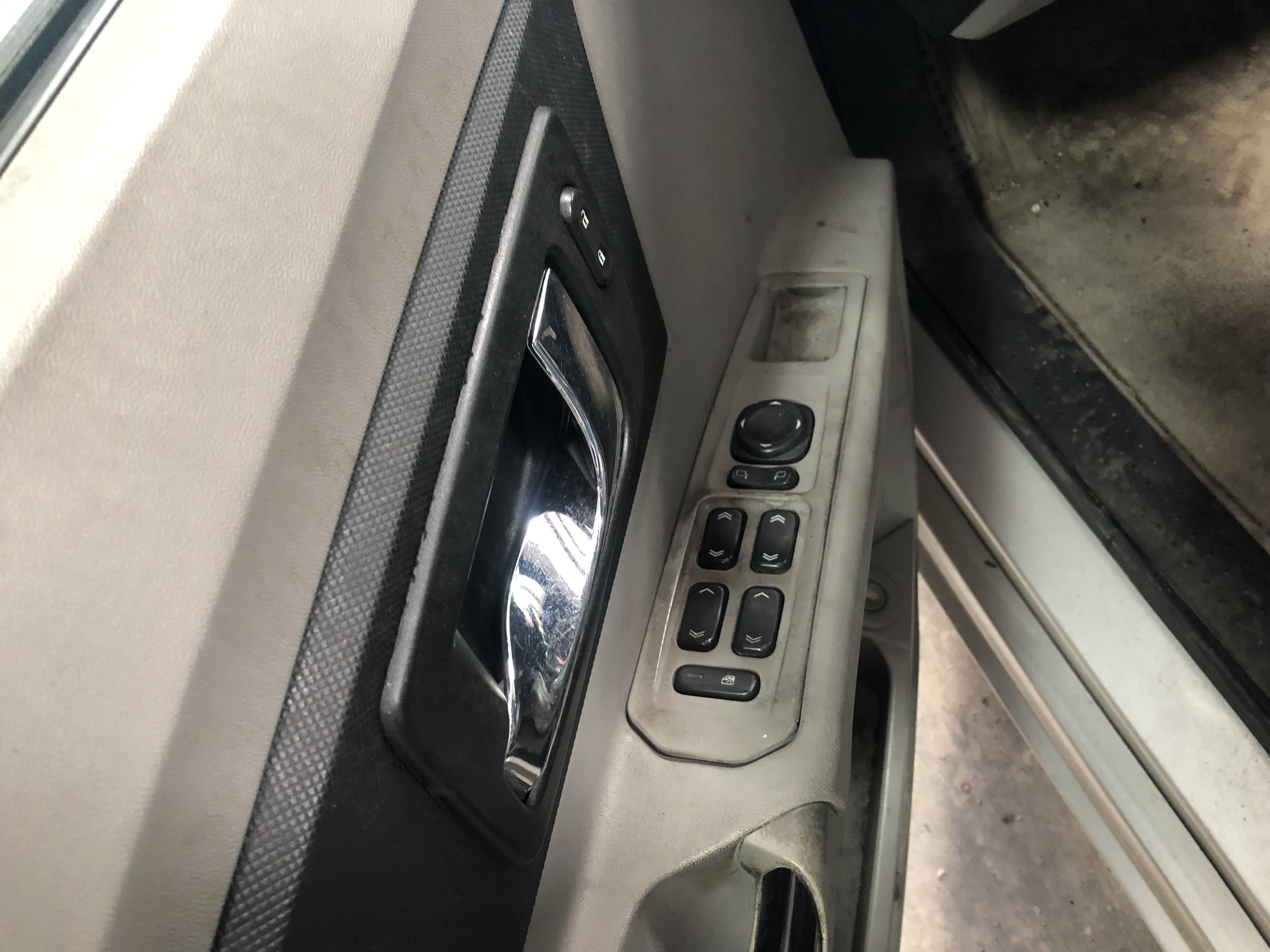 https://f005.backblazeb2.com/file/img-partshotlines-com/Inventory/EX214/2019/19-305/A846452F99884674AEA3FAB9EF674FD7010.jpg