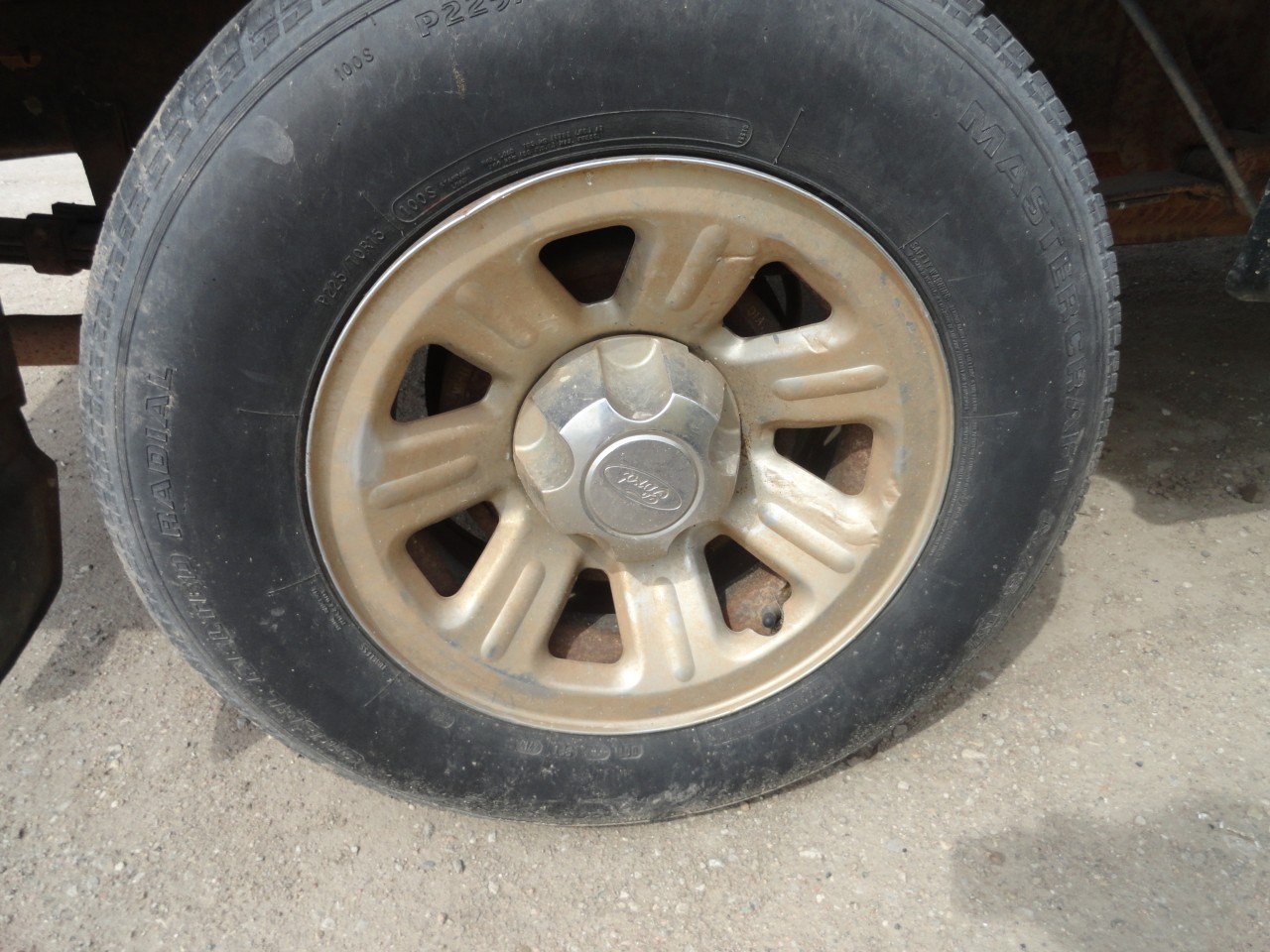 https://f005.backblazeb2.com/file/img-partshotlines-com/Inventory/EX232/Vehicle/11940_06.jpg