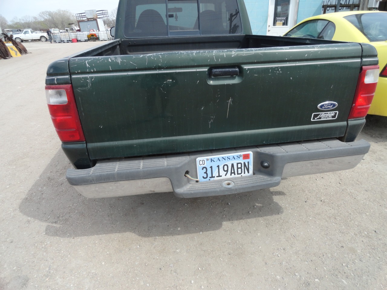 https://f005.backblazeb2.com/file/img-partshotlines-com/Inventory/EX232/Vehicle/11940_09.jpg