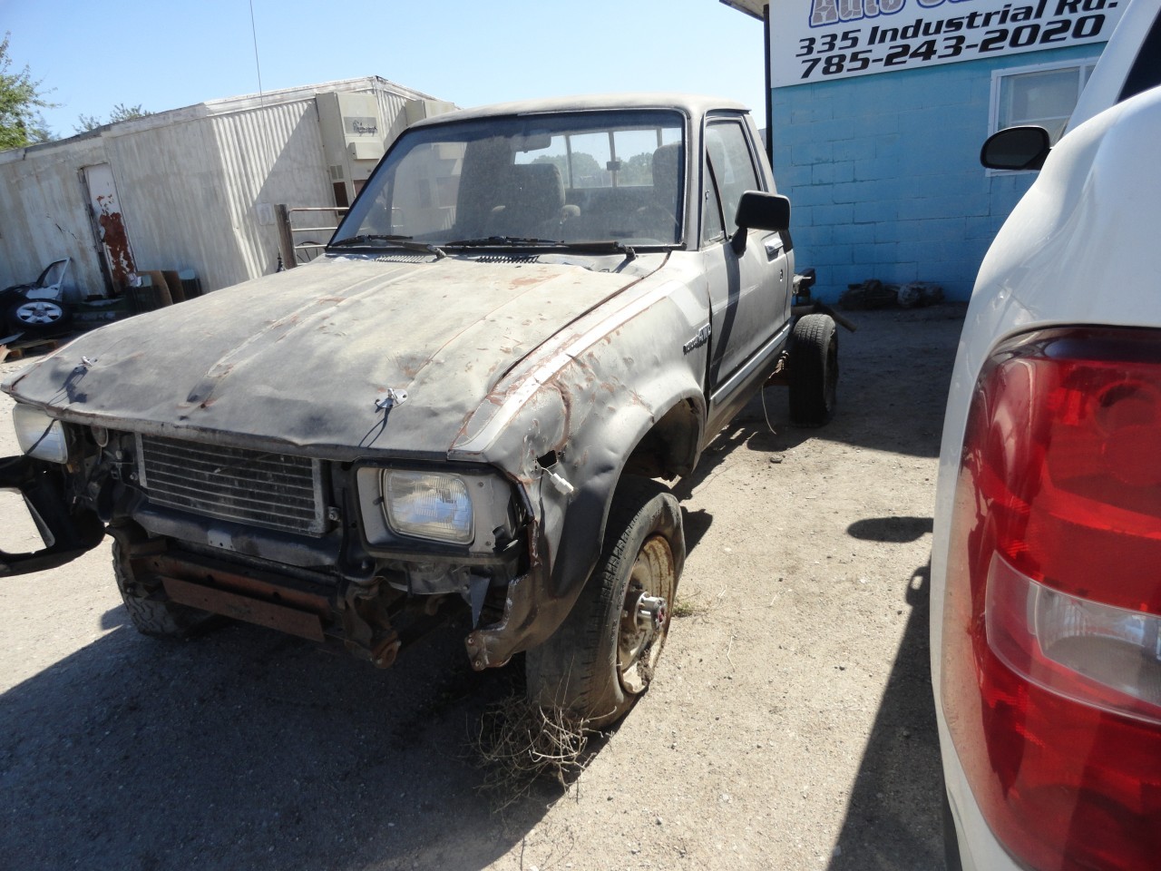 https://f005.backblazeb2.com/file/img-partshotlines-com/Inventory/EX232/Vehicle/12019_04.jpg