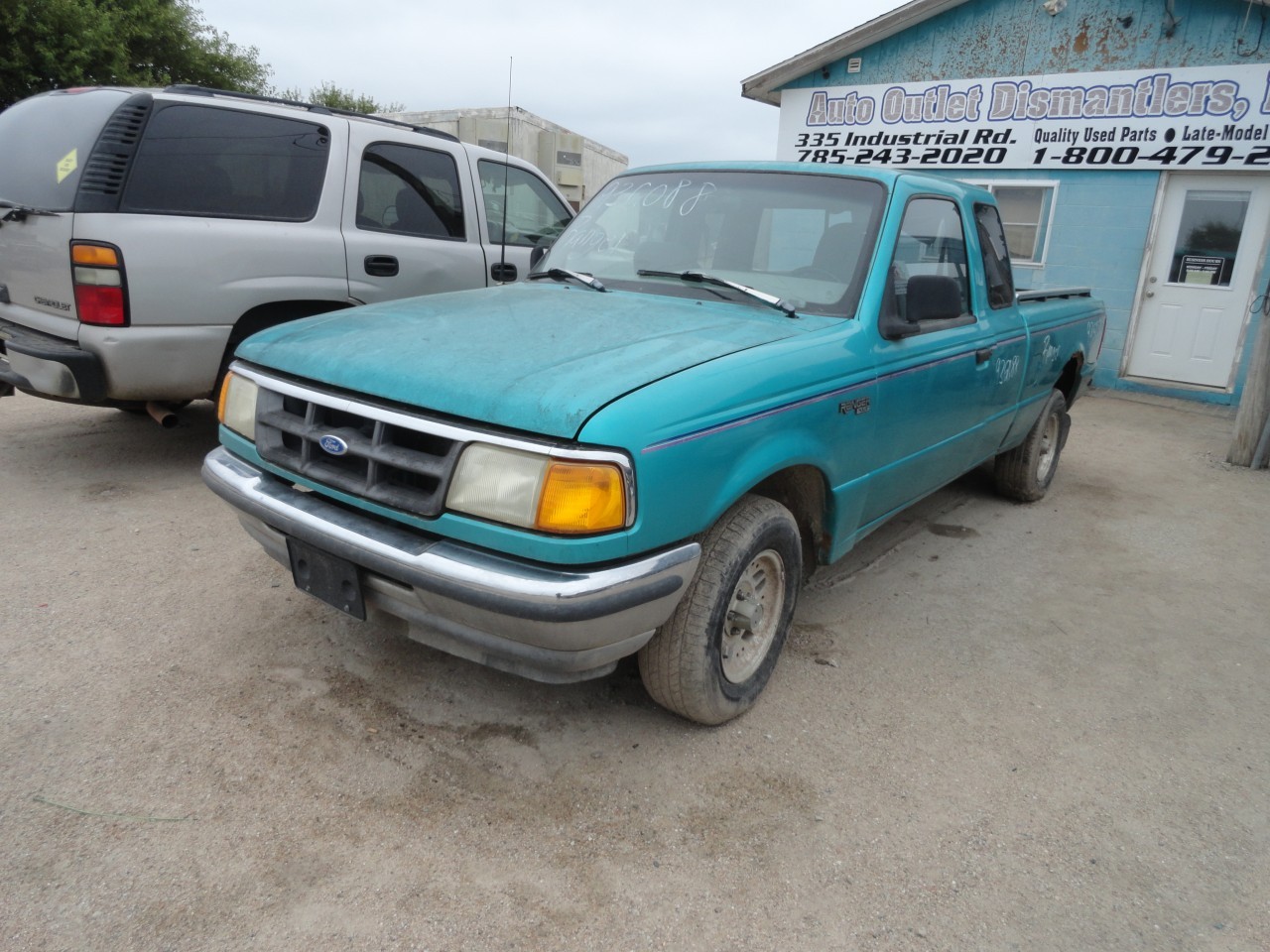 https://f005.backblazeb2.com/file/img-partshotlines-com/Inventory/EX232/Vehicle/12176_01.jpg