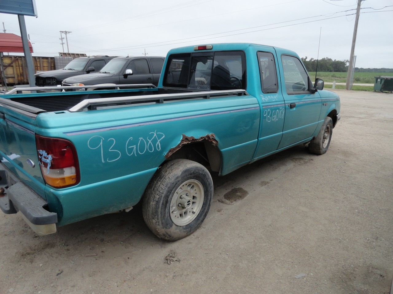 https://f005.backblazeb2.com/file/img-partshotlines-com/Inventory/EX232/Vehicle/12176_07.jpg