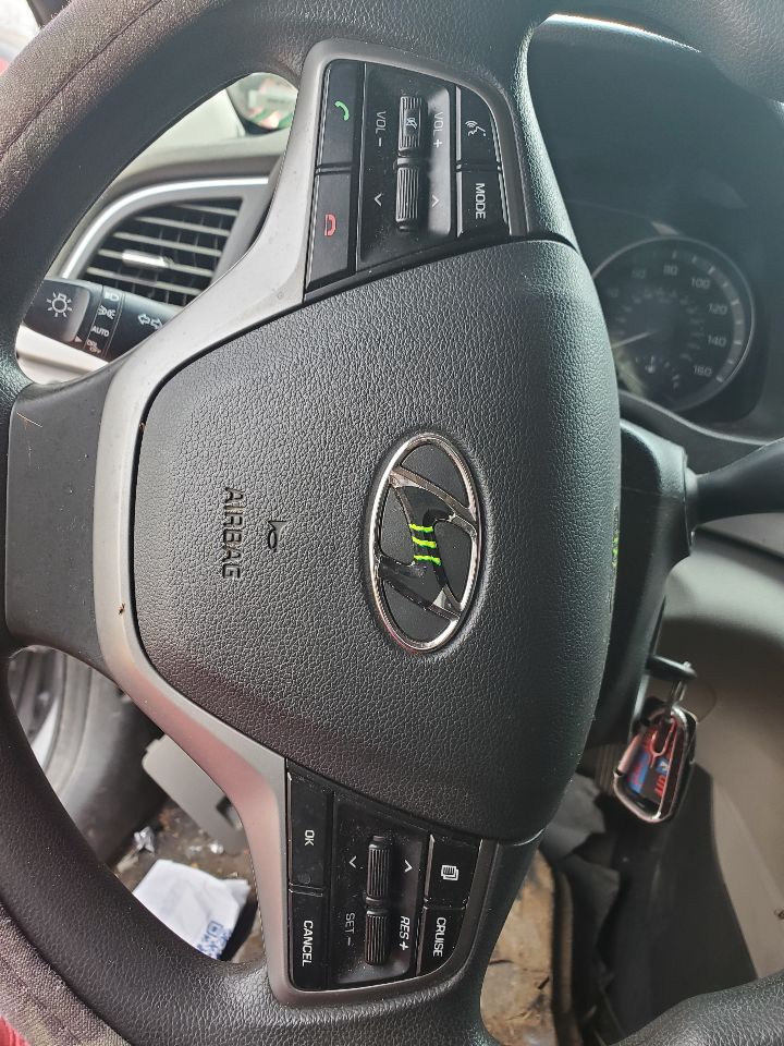https://f005.backblazeb2.com/file/img-partshotlines-com/Inventory/EX246/Vehicle/1735_09.jpg