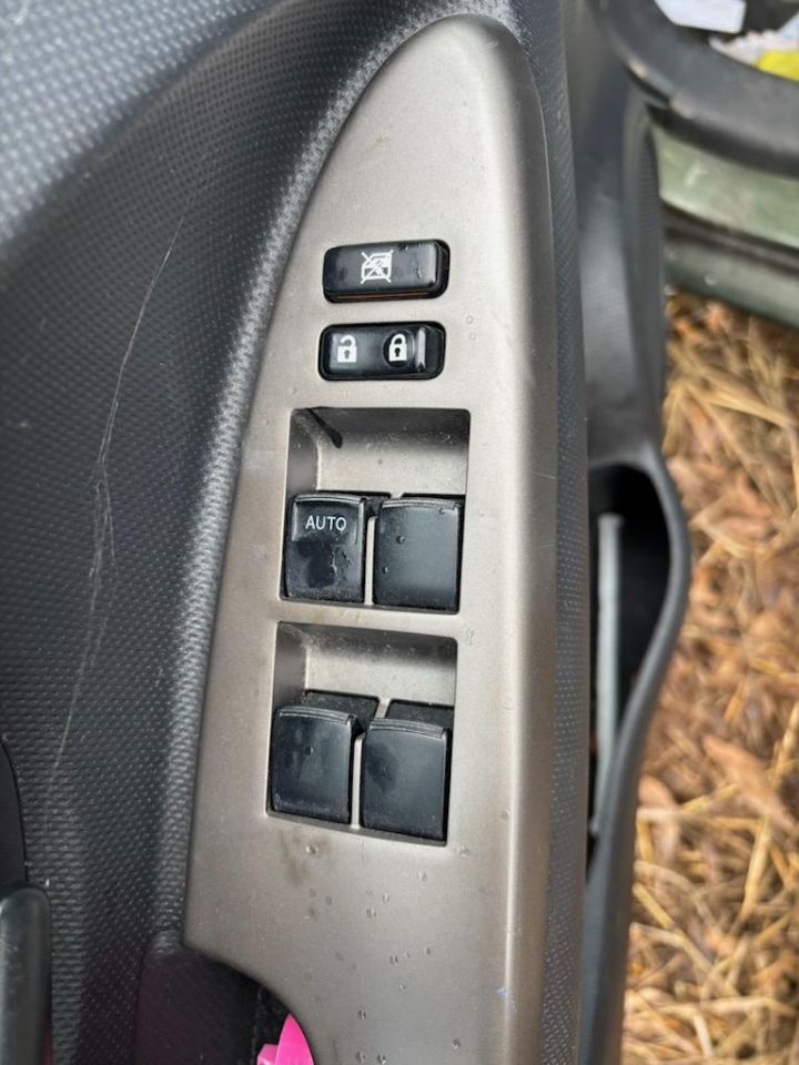 https://f005.backblazeb2.com/file/img-partshotlines-com/Inventory/EX246/Vehicle/1841_13.jpg