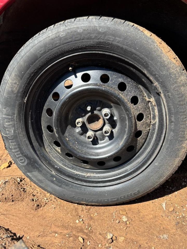 https://f005.backblazeb2.com/file/img-partshotlines-com/Inventory/EX246/Vehicle/1872_05.jpg