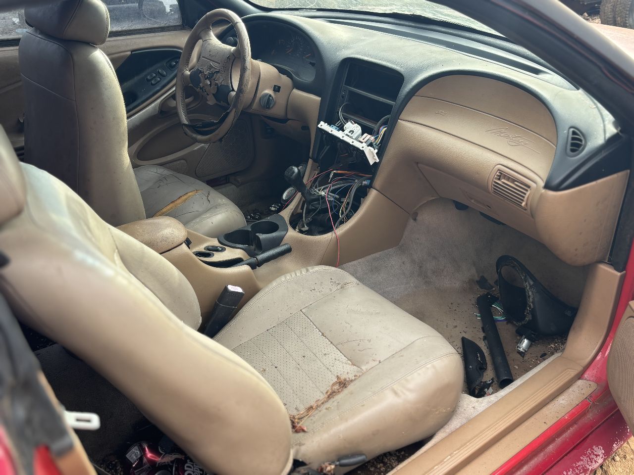 https://f005.backblazeb2.com/file/img-partshotlines-com/Inventory/EX246/Vehicle/1946_08.jpg