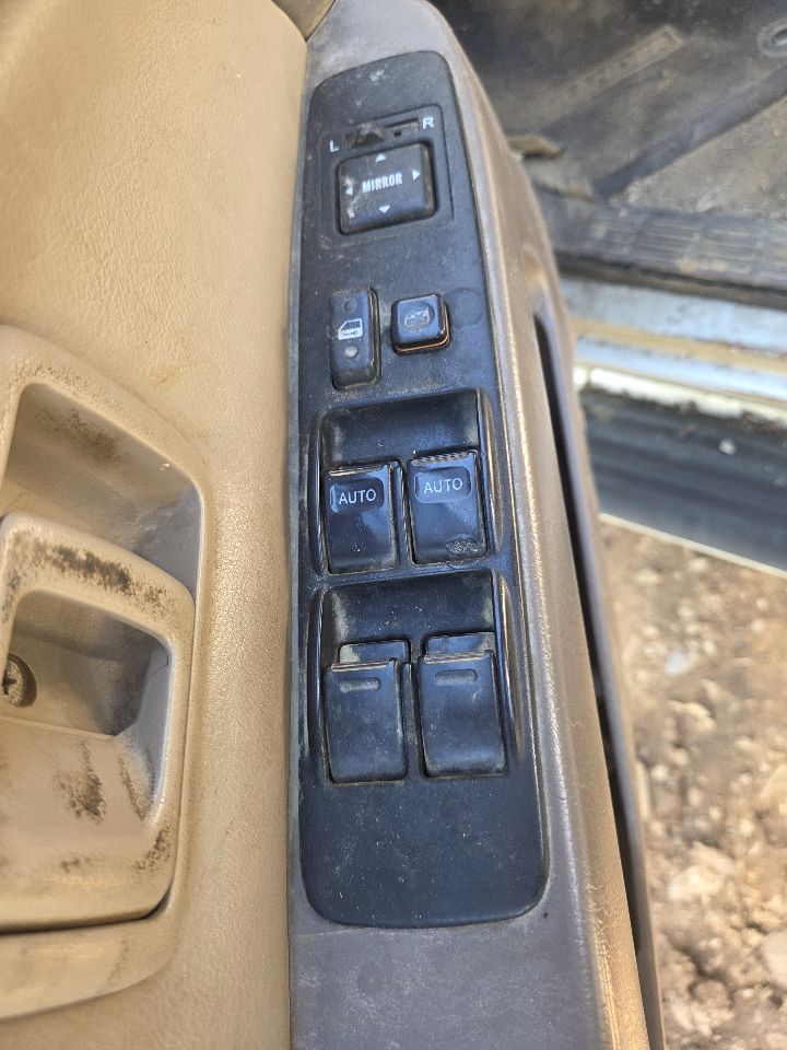 https://f005.backblazeb2.com/file/img-partshotlines-com/Inventory/EX246/Vehicle/2006_05.jpg