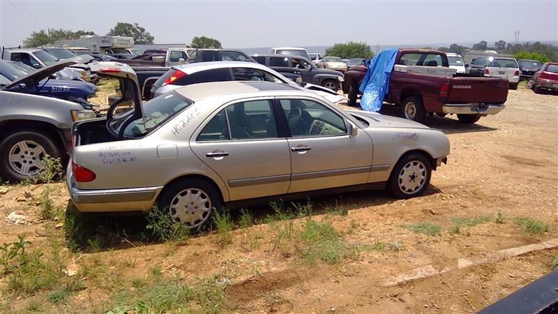 https://f005.backblazeb2.com/file/img-partshotlines-com/Inventory/EX248/Vehicle/2376_07.jpg