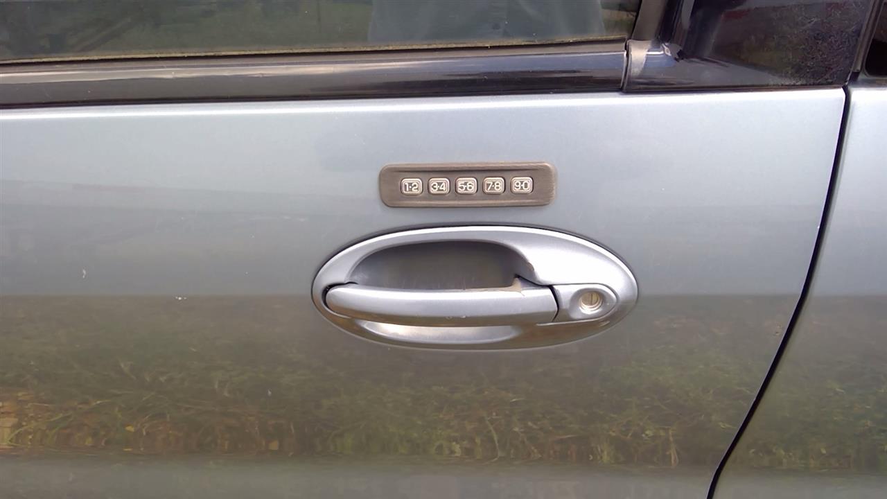 https://f005.backblazeb2.com/file/img-partshotlines-com/Inventory/EX248/Vehicle/2552_12.jpg