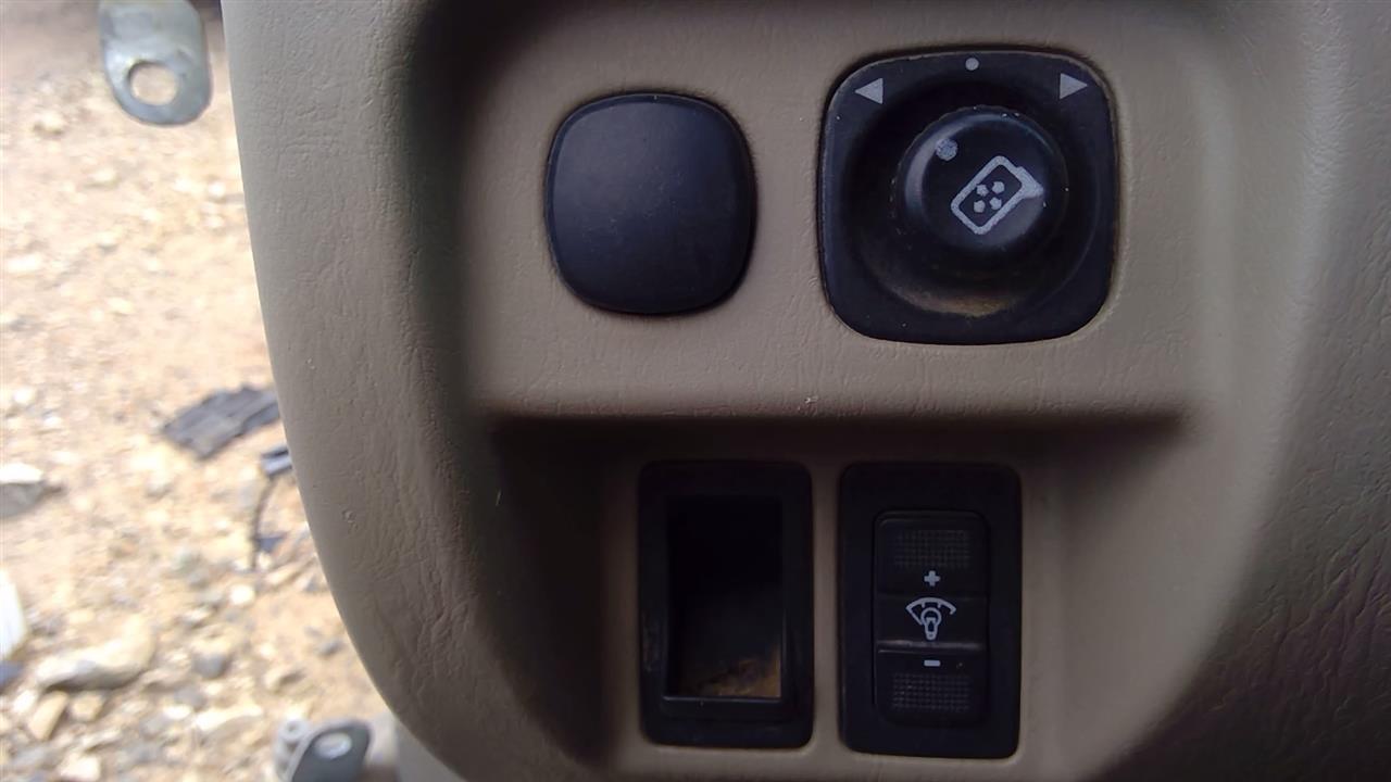 https://f005.backblazeb2.com/file/img-partshotlines-com/Inventory/EX248/Vehicle/2946_10.jpg
