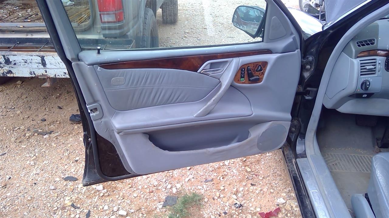 https://f005.backblazeb2.com/file/img-partshotlines-com/Inventory/EX248/Vehicle/3202_09.jpg