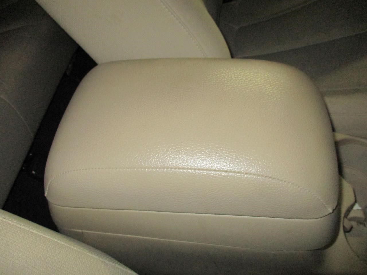 https://f005.backblazeb2.com/file/img-partshotlines-com/Inventory/EX26/Vehicle/82844_07.jpg