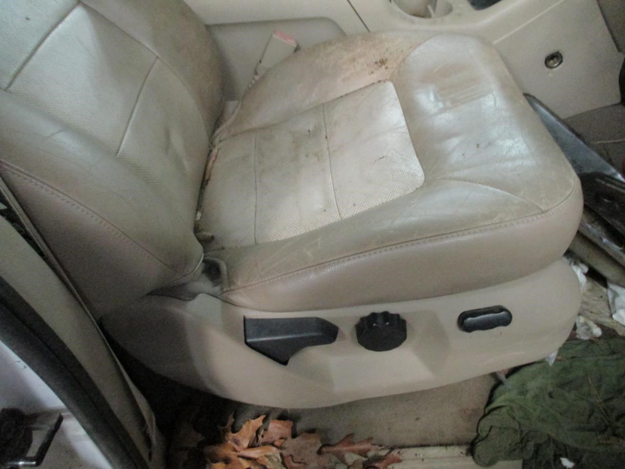 https://f005.backblazeb2.com/file/img-partshotlines-com/Inventory/EX26/Vehicle/83306_06.jpg