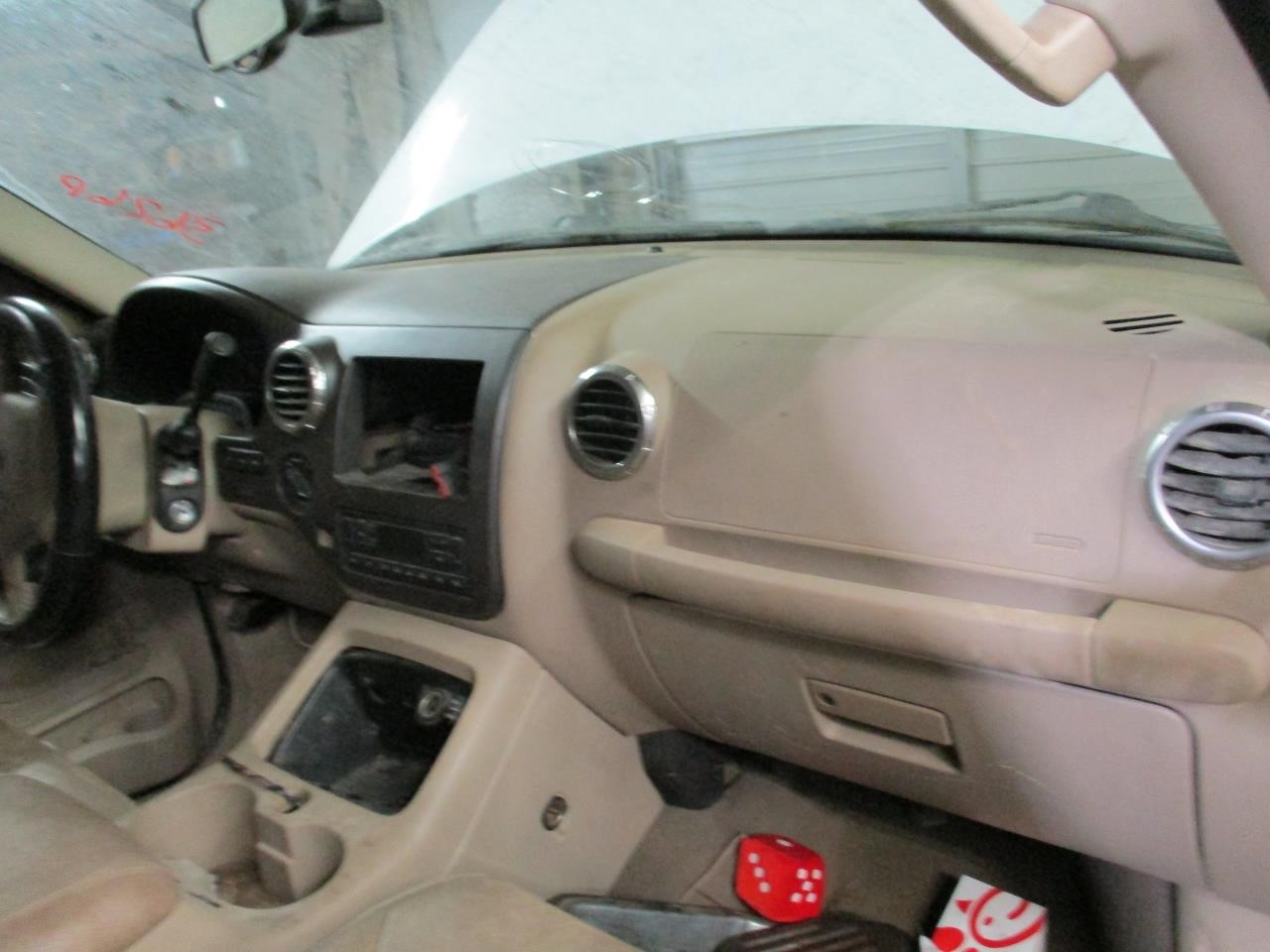 https://f005.backblazeb2.com/file/img-partshotlines-com/Inventory/EX26/Vehicle/83306_08.jpg