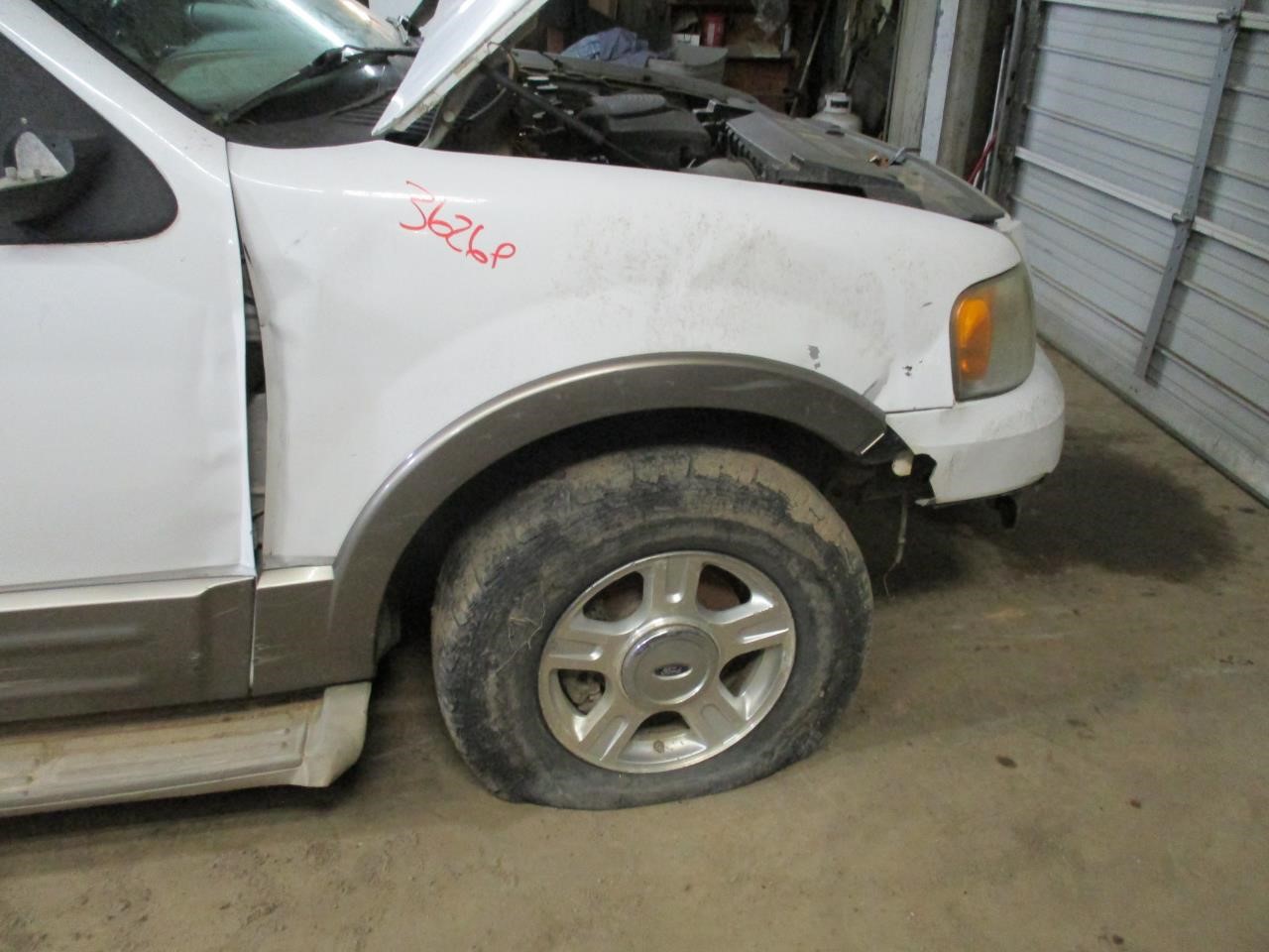 https://f005.backblazeb2.com/file/img-partshotlines-com/Inventory/EX26/Vehicle/83306_10.jpg