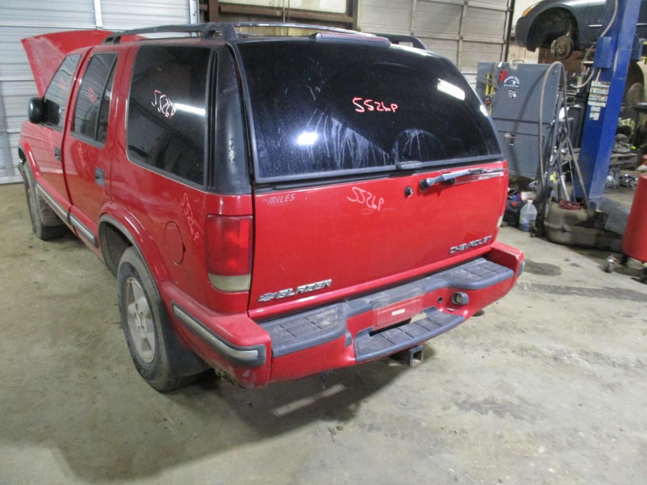 https://f005.backblazeb2.com/file/img-partshotlines-com/Inventory/EX26/Vehicle/83525_02.jpg