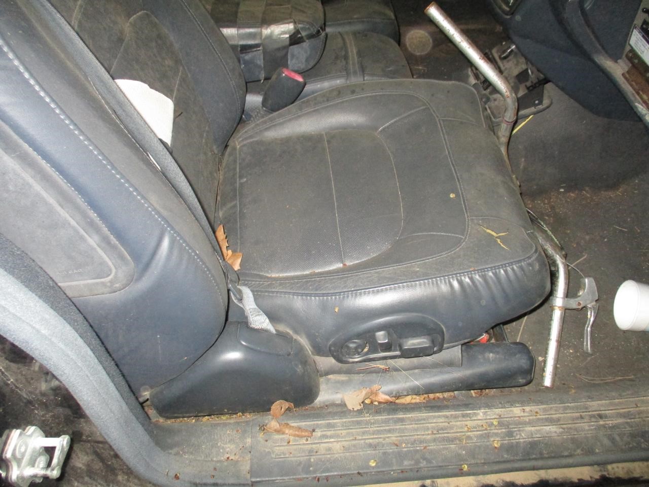 https://f005.backblazeb2.com/file/img-partshotlines-com/Inventory/EX26/Vehicle/83776_08.jpg