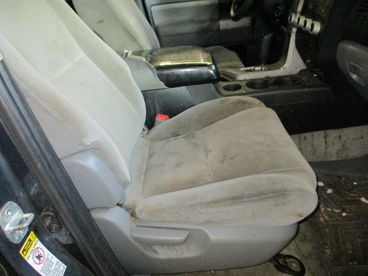 https://f005.backblazeb2.com/file/img-partshotlines-com/Inventory/EX26/Vehicle/83851_08.jpg