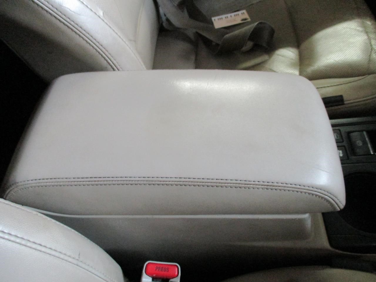 https://f005.backblazeb2.com/file/img-partshotlines-com/Inventory/EX26/Vehicle/84022_09.jpg