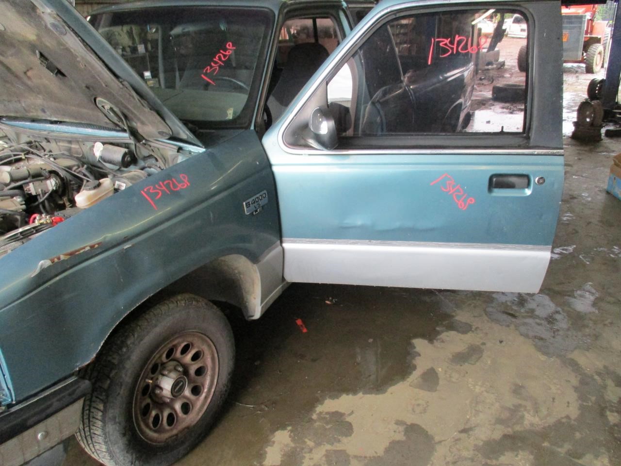 https://f005.backblazeb2.com/file/img-partshotlines-com/Inventory/EX26/Vehicle/84385_12.jpg