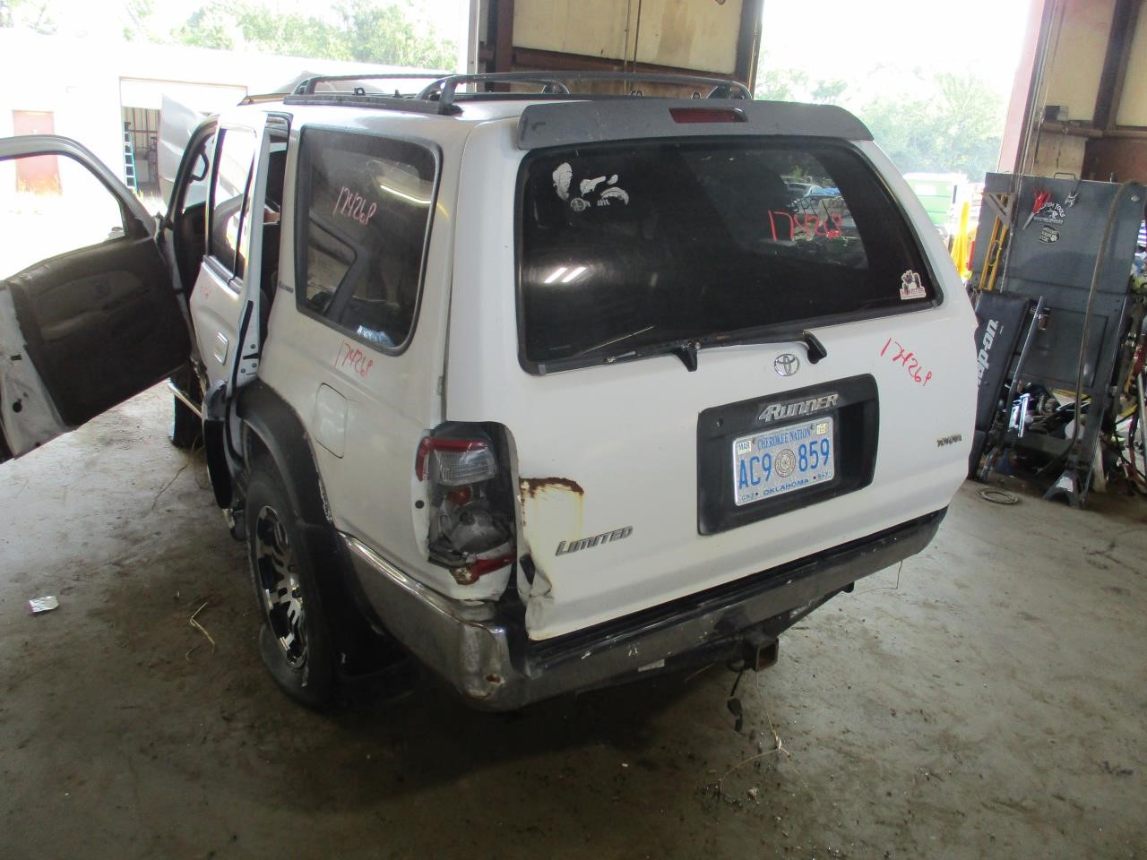 https://f005.backblazeb2.com/file/img-partshotlines-com/Inventory/EX26/Vehicle/84797_02.jpg